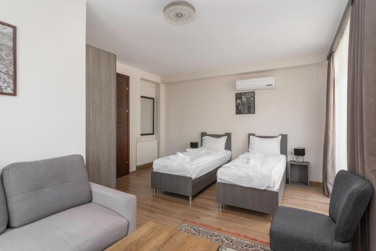 Hotel "Elesa Wera" Тбилиси Екстериор снимка
